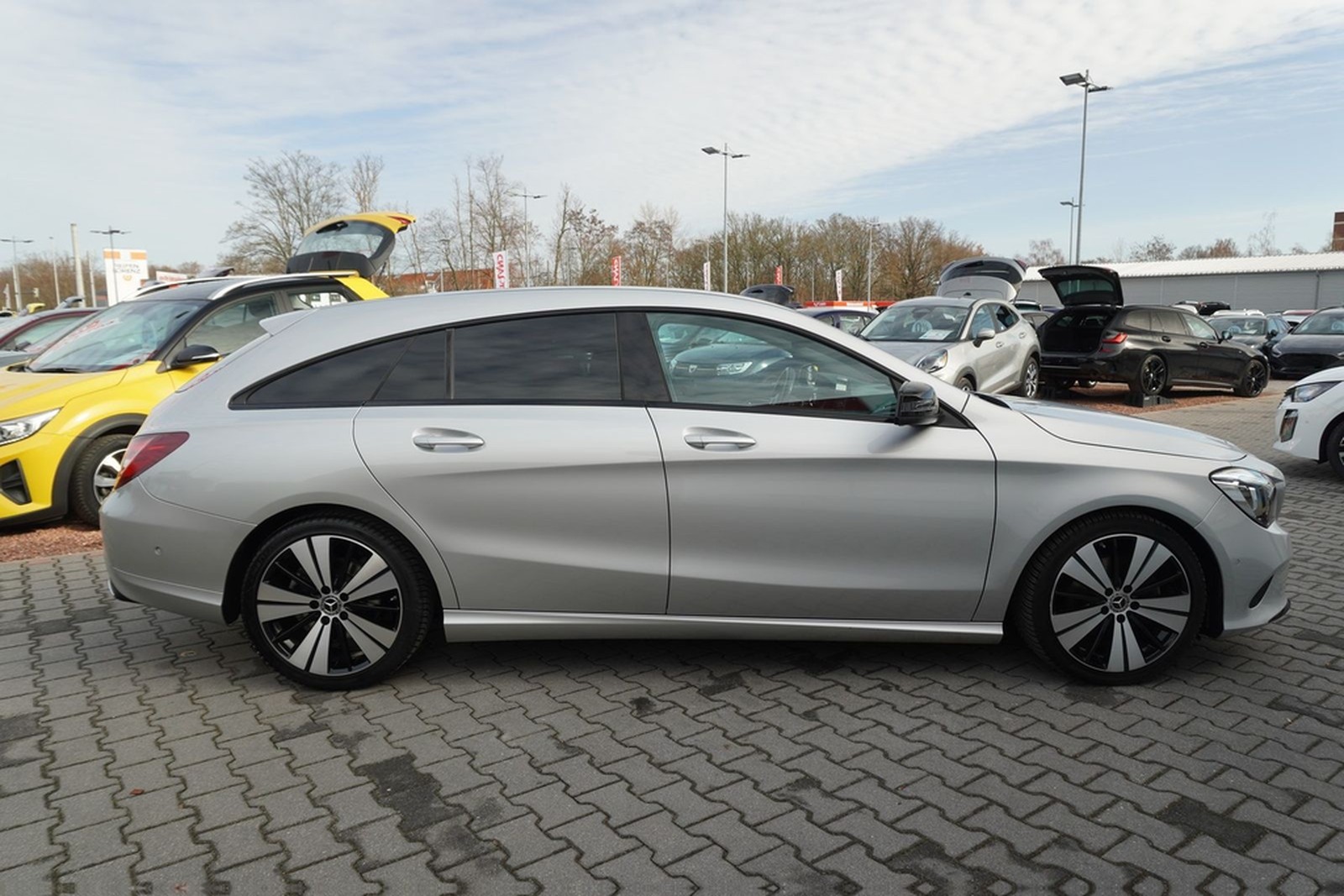 Mercedes-Benz CLA 200 Shooting Brake LED Navi SHZ Kamera Night foto 7
