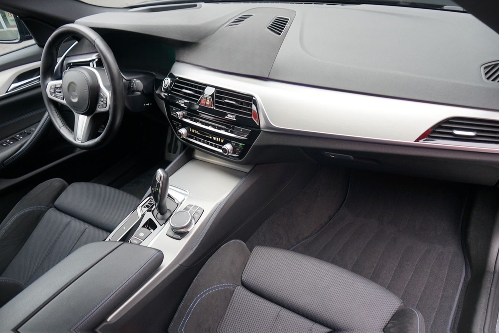 BMW 530d M Sport LED Navi ACC Head-Up Spurhalte PDC foto 6