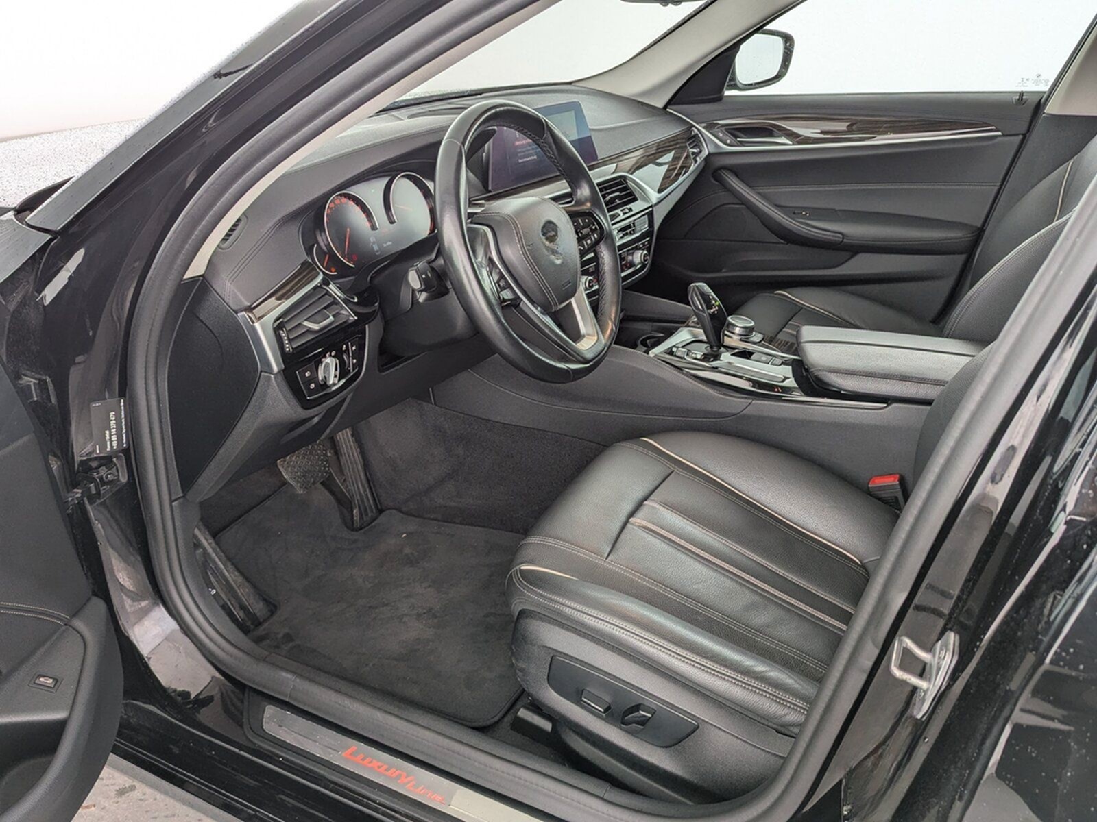 BMW 540i xDrive Luxury Line LED+NAVI+SHZ+RFK+LEDER+ foto 14