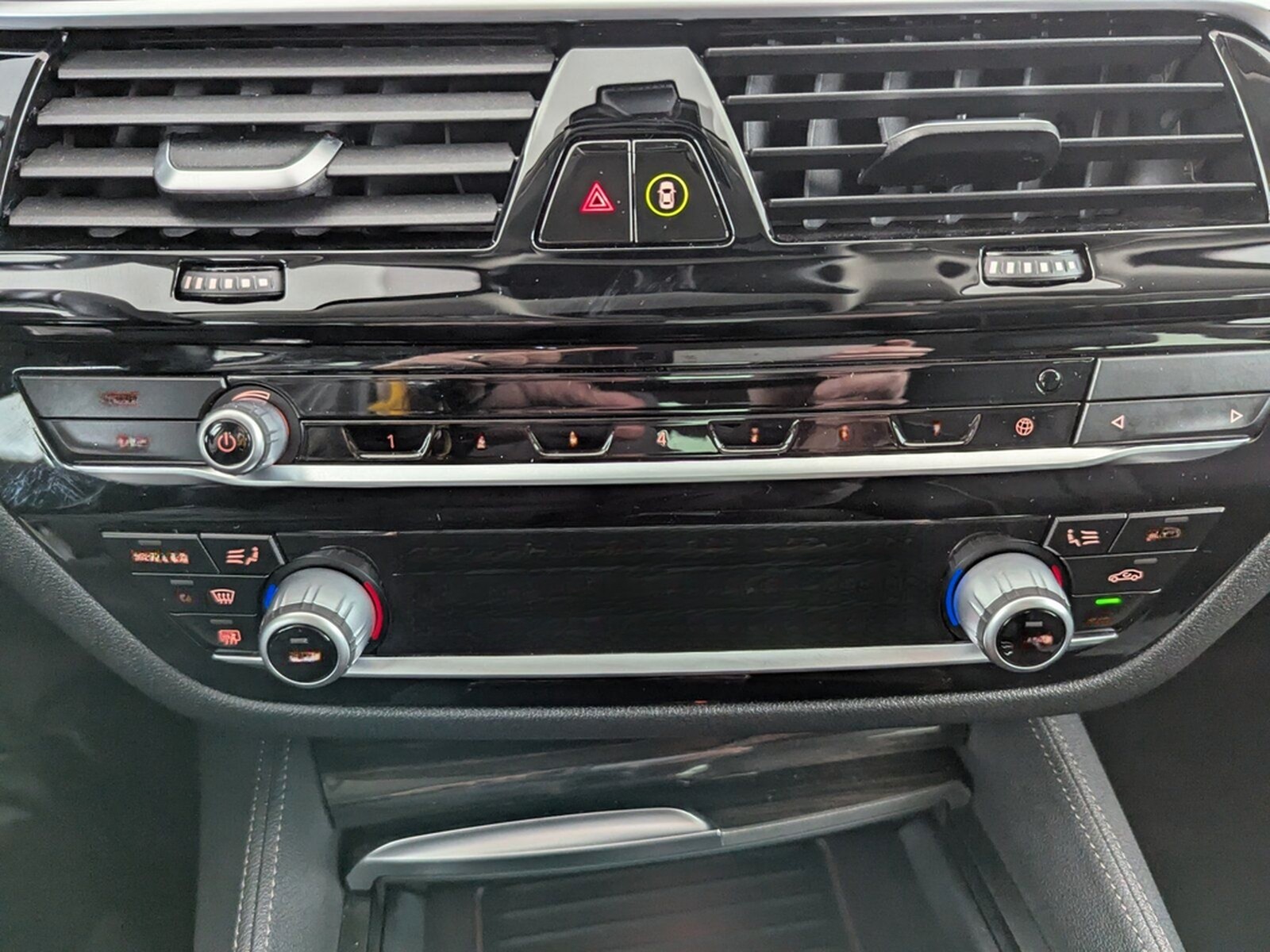 BMW 540i xDrive Luxury Line LED+NAVI+SHZ+RFK+LEDER+ foto 22