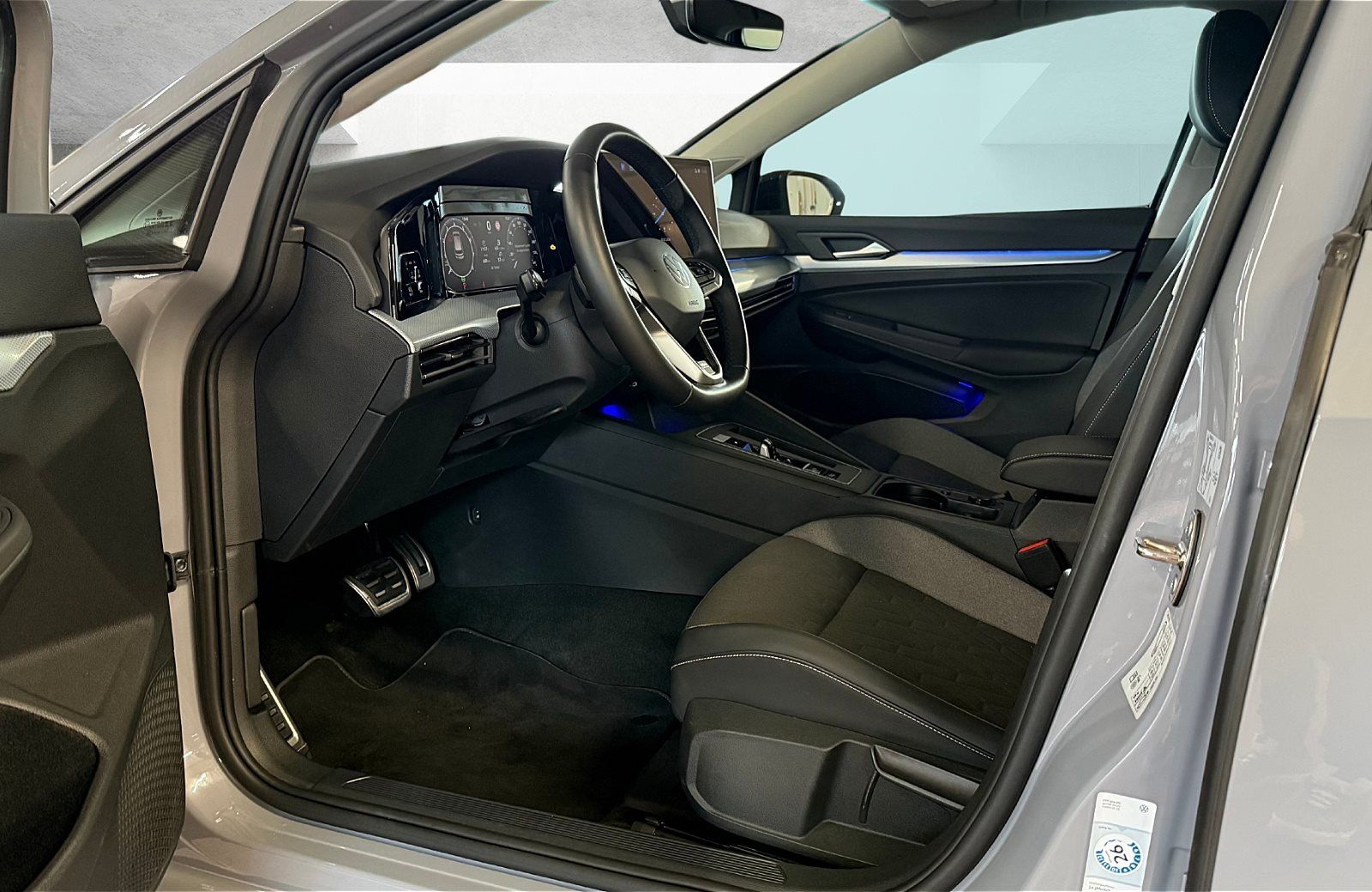 Volkswagen Golf VIII 1.5 eTSI Goal DSG LED Navi ACC PDC RFK foto 16