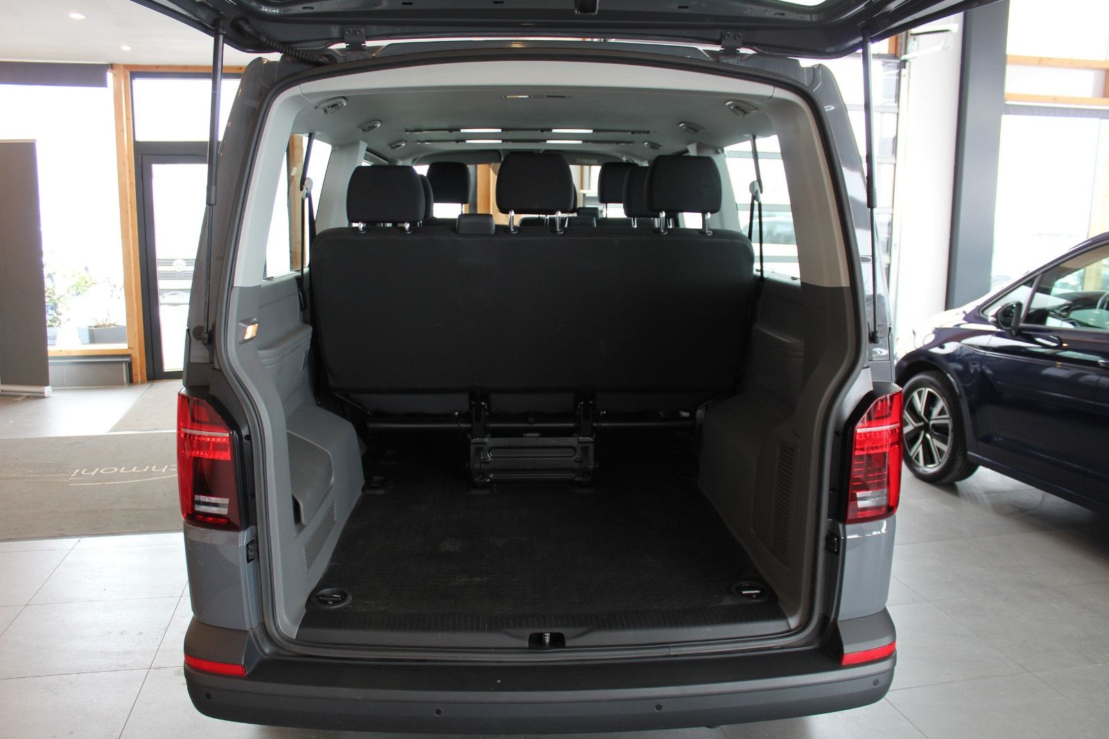 Volkswagen T6.1 Caravelle 2.0 TDI DSG lang Trendline foto 13