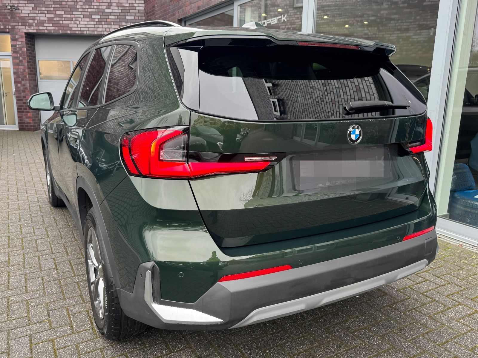 BMW X1 20dxDrive PANO DA+ Premium-Pa Comfort-Pa AHK foto 8