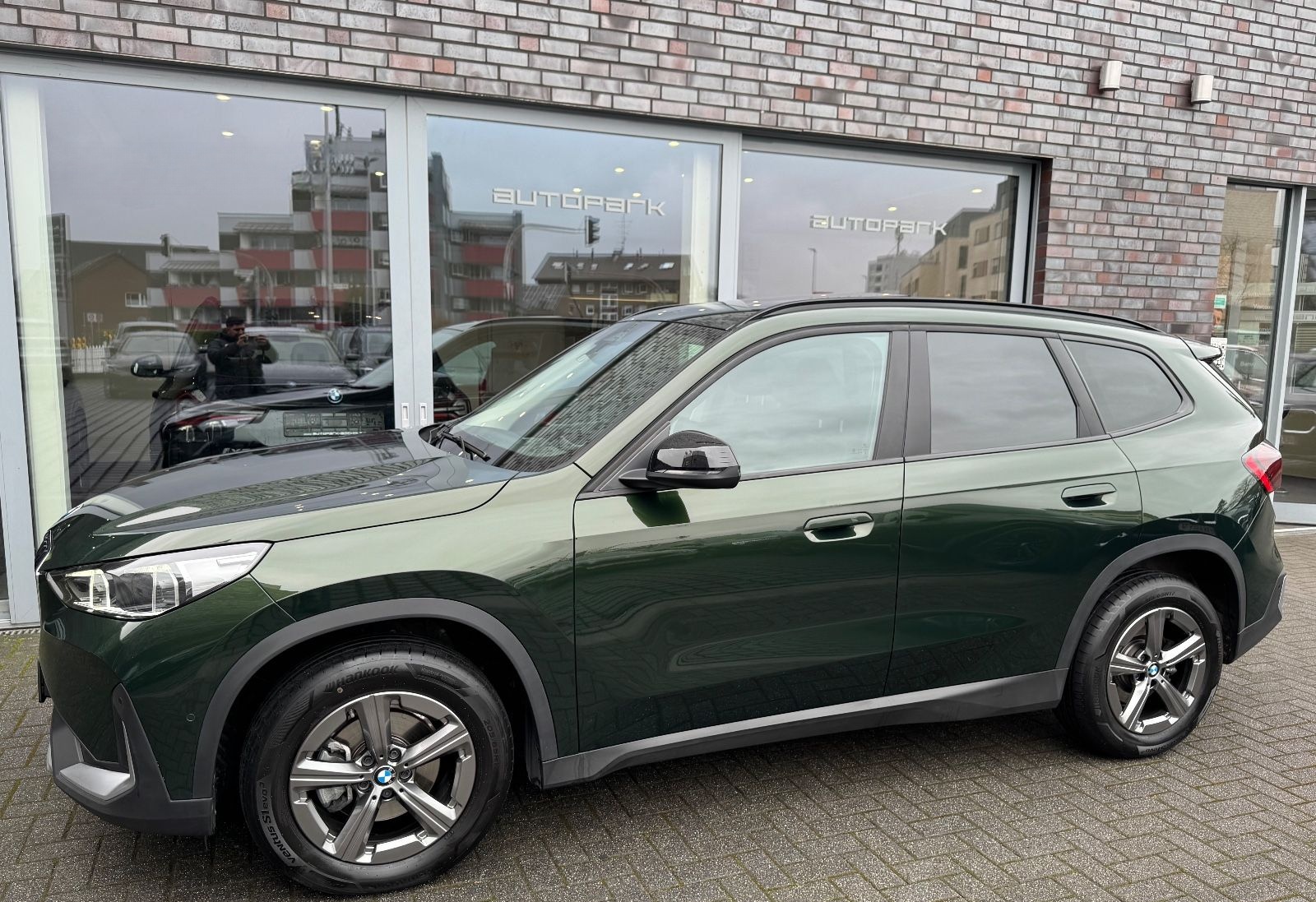 BMW X1 20dxDrive PANO DA+ Premium-Pa Comfort-Pa AHK foto 10