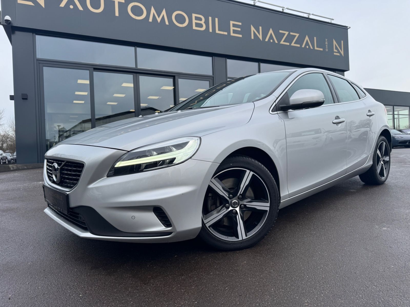 Volvo V40 R-DESIGN AUTOMATIK*VOLL-LED*NAVI*SHZ*1.HAND* foto 12