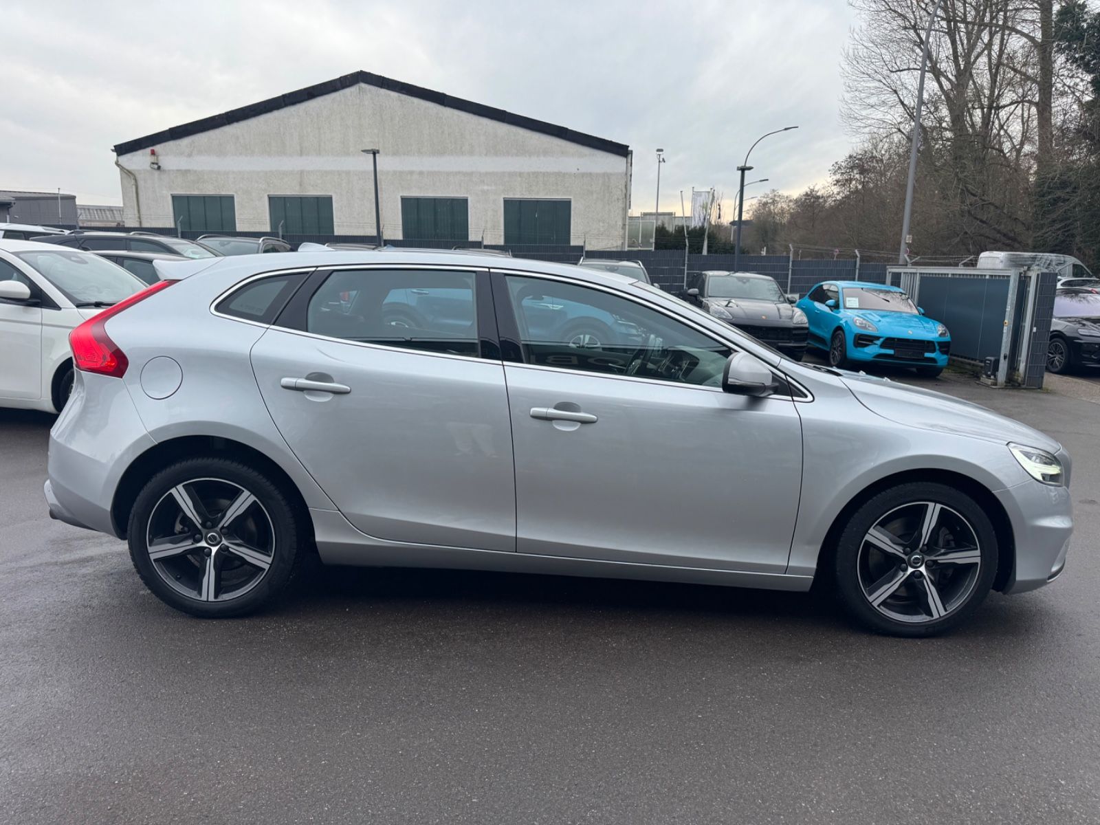 Volvo V40 R-DESIGN AUTOMATIK*VOLL-LED*NAVI*SHZ*1.HAND* foto 14