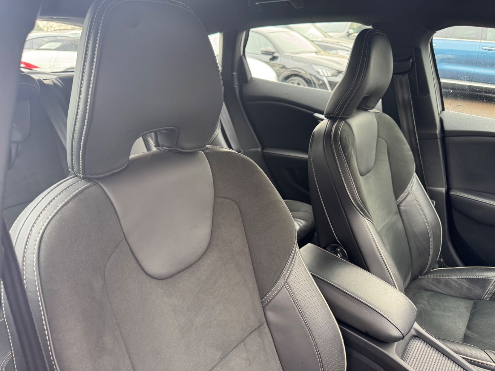 Volvo V40 R-DESIGN AUTOMATIK*VOLL-LED*NAVI*SHZ*1.HAND* foto 17