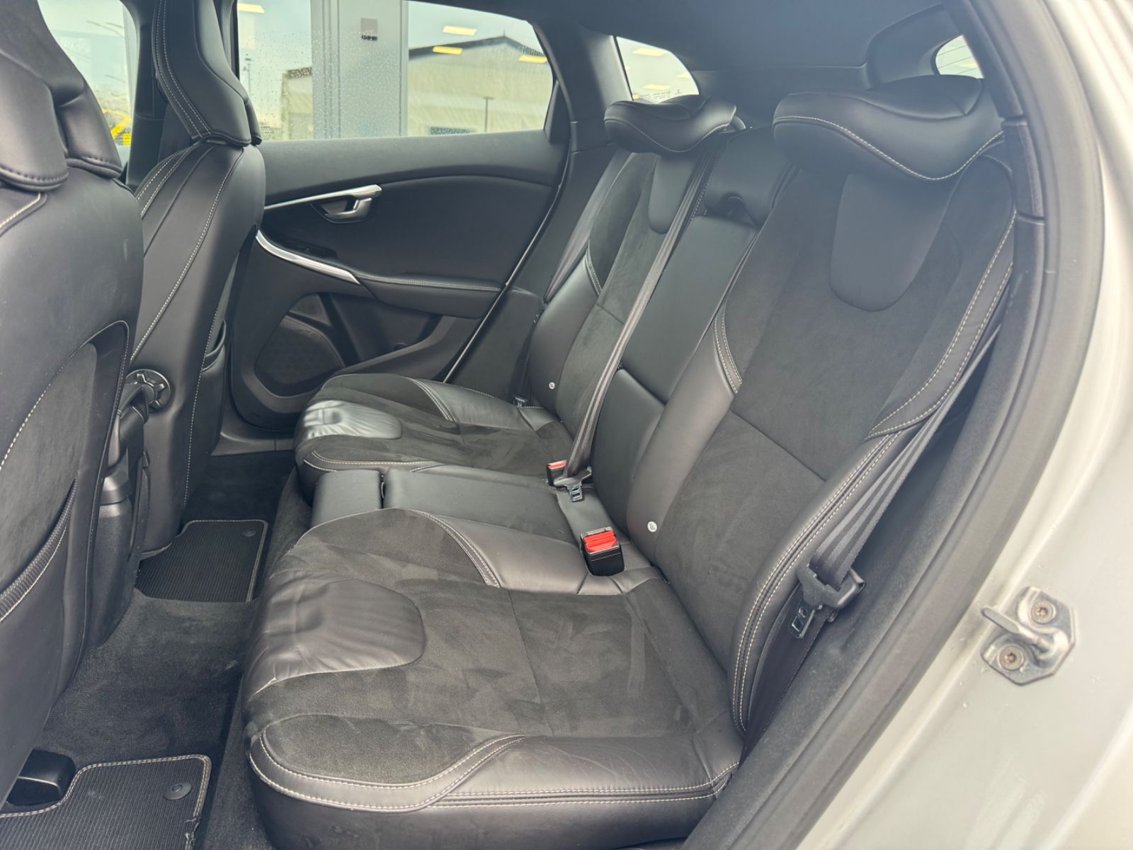Volvo V40 R-DESIGN AUTOMATIK*VOLL-LED*NAVI*SHZ*1.HAND* foto 20