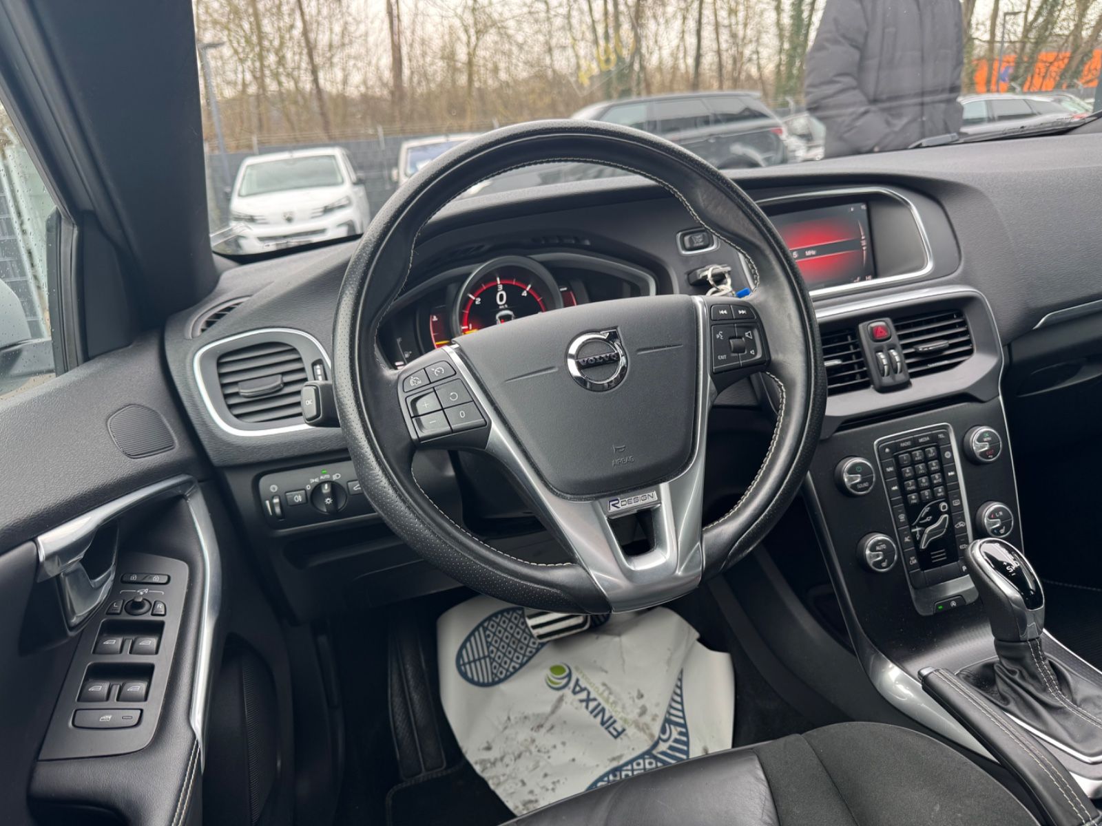 Volvo V40 R-DESIGN AUTOMATIK*VOLL-LED*NAVI*SHZ*1.HAND* foto 23