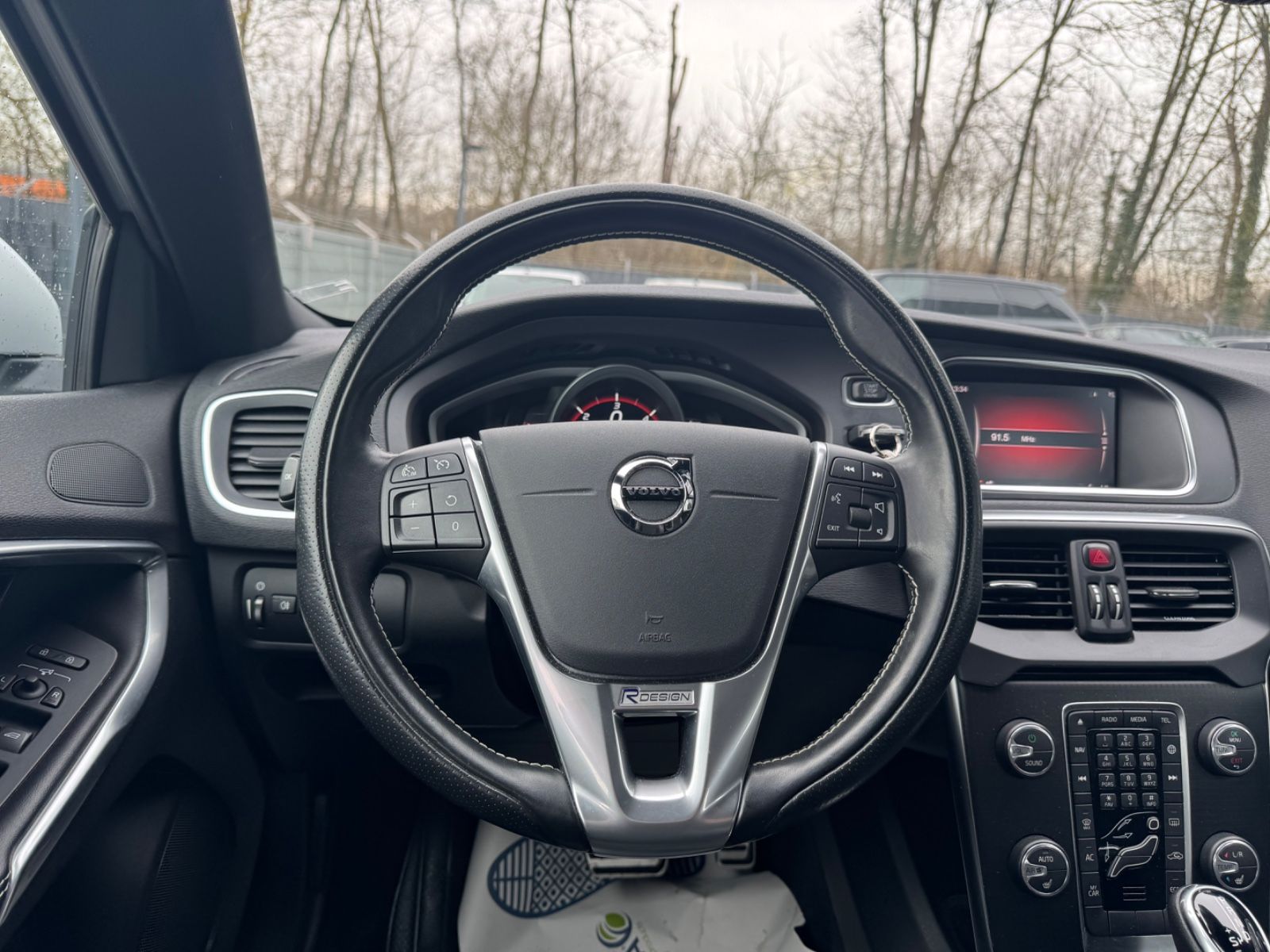 Volvo V40 R-DESIGN AUTOMATIK*VOLL-LED*NAVI*SHZ*1.HAND* foto 24