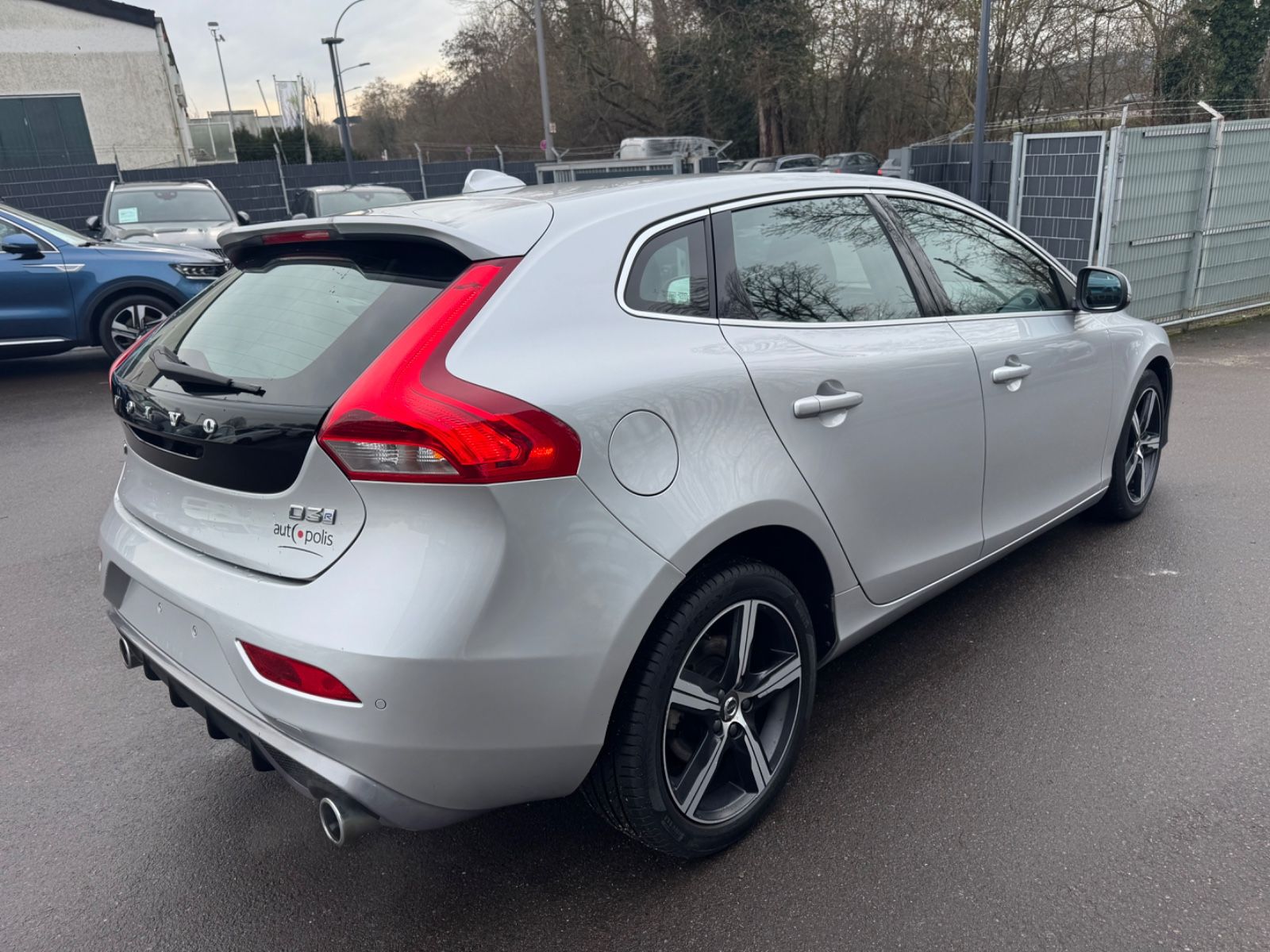 Volvo V40 R-DESIGN AUTOMATIK*VOLL-LED*NAVI*SHZ*1.HAND* foto 6