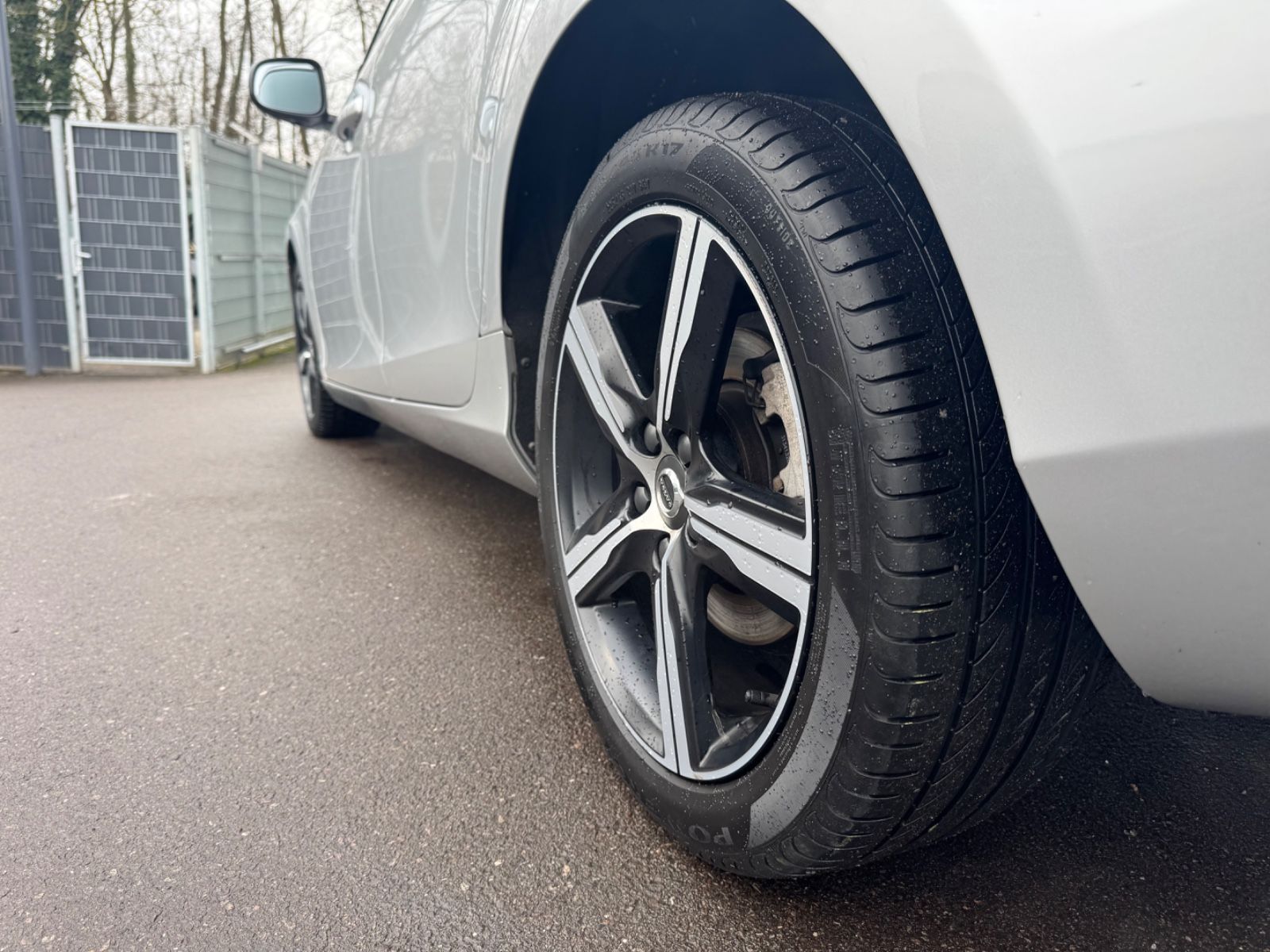 Volvo V40 R-DESIGN AUTOMATIK*VOLL-LED*NAVI*SHZ*1.HAND* foto 10