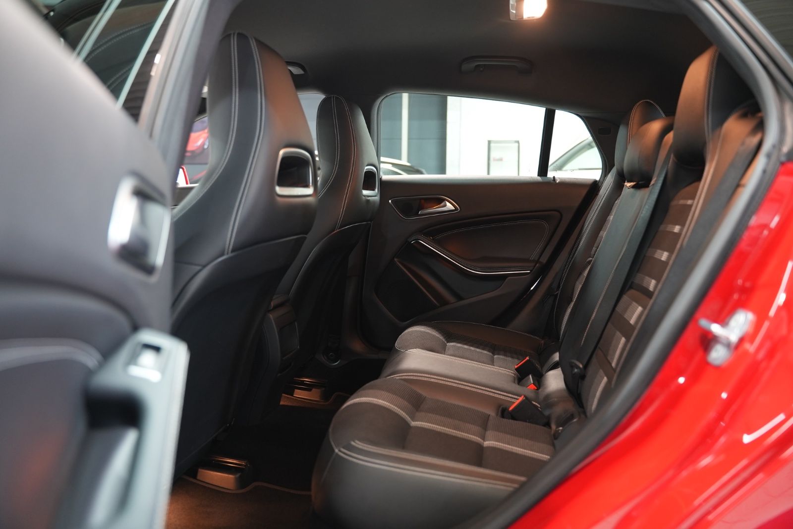 Mercedes-Benz CLA 200 SB*2.HAND*UNFALLFREI*AUTO*NAVI*LED*AHK* foto 15