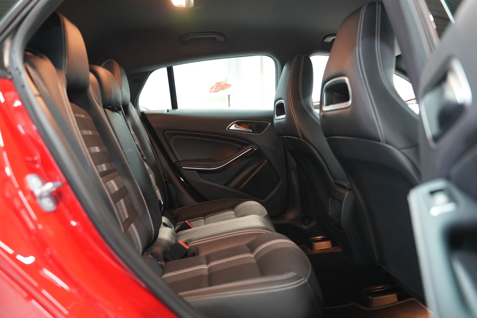 Mercedes-Benz CLA 200 SB*2.HAND*UNFALLFREI*AUTO*NAVI*LED*AHK* foto 18