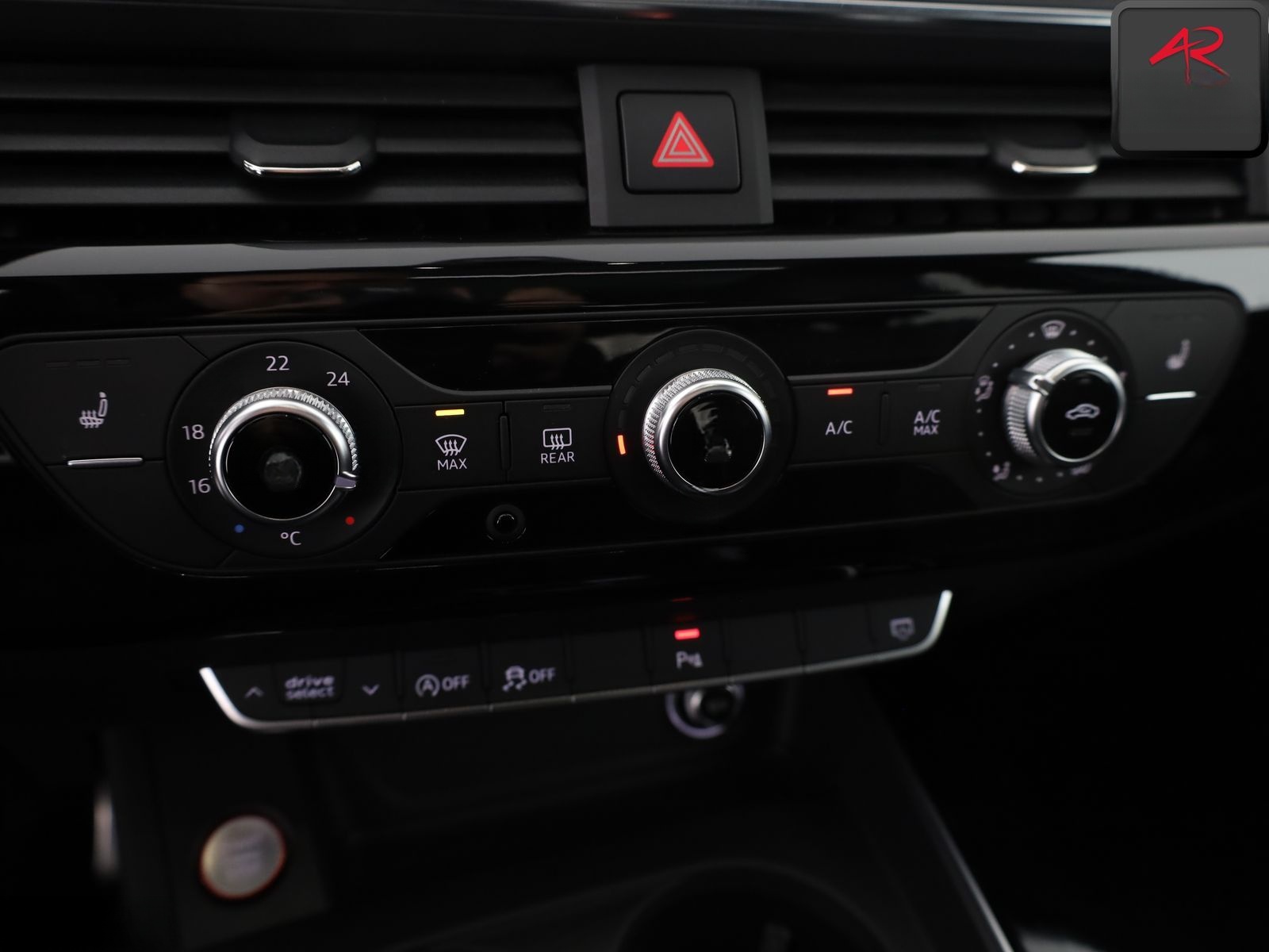 Audi S4 Avant 3.0 TFSI qu SH,KEYLESSGO,MATRIX,BANG+O foto 23