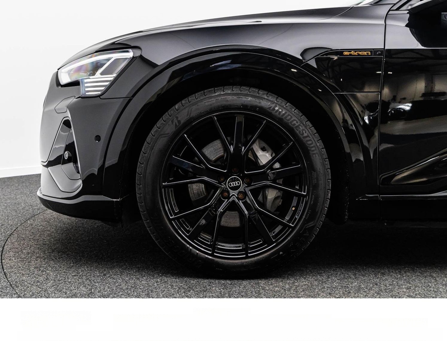 Audi E-TRON SPORTBACK 55 S LINE ALL-BLACK PANO/360° foto 13