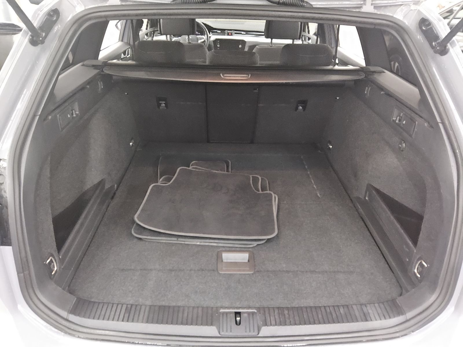 Volkswagen Passat Var. 2.0 TDI Business Navi DC RfK LED ACC foto 12