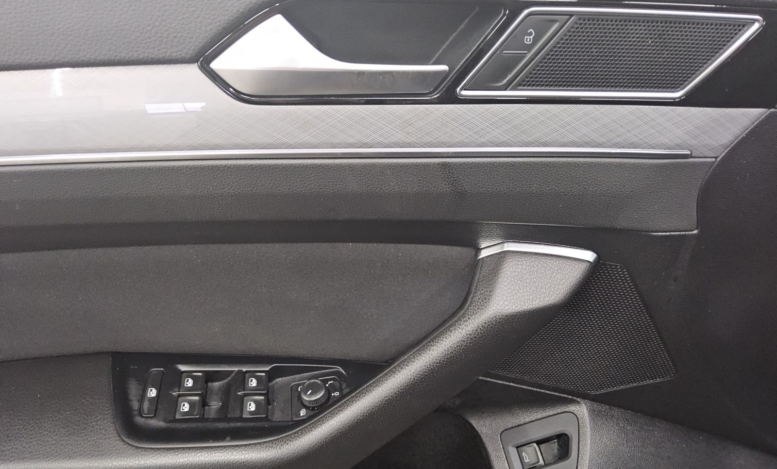 Volkswagen Passat Var. 2.0 TDI Business Navi DC RfK LED ACC foto 10