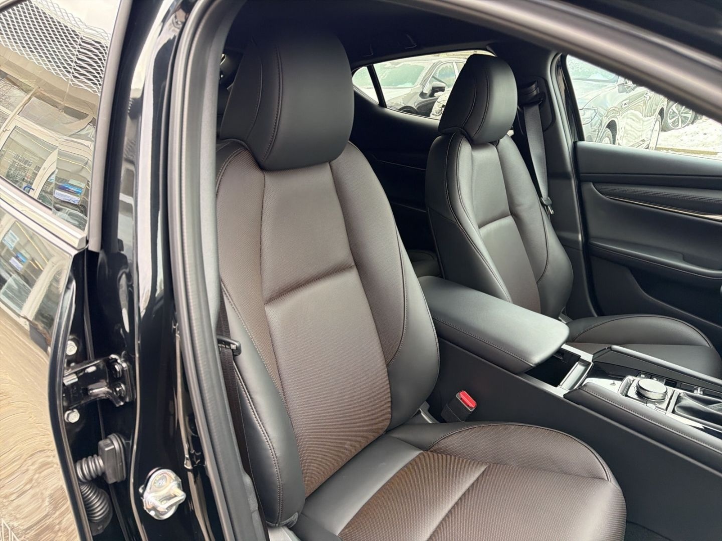 Mazda 3 Takumi SKY.-X 186 HUD Navi Leder Bose 360 Kame foto 16