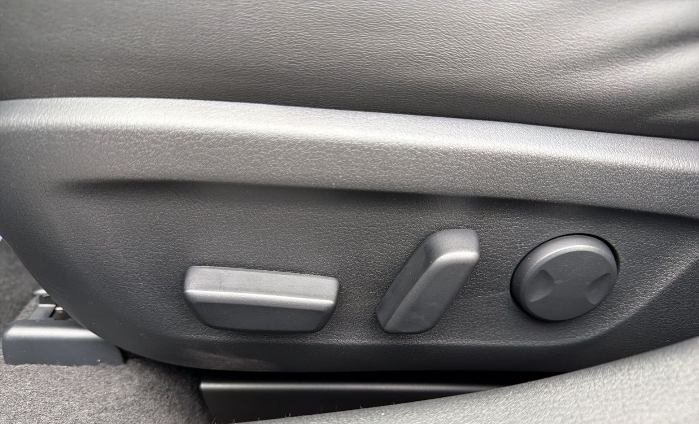 Mazda 3 Takumi SKY.-X 186 HUD Navi Leder Bose 360 Kame foto 23