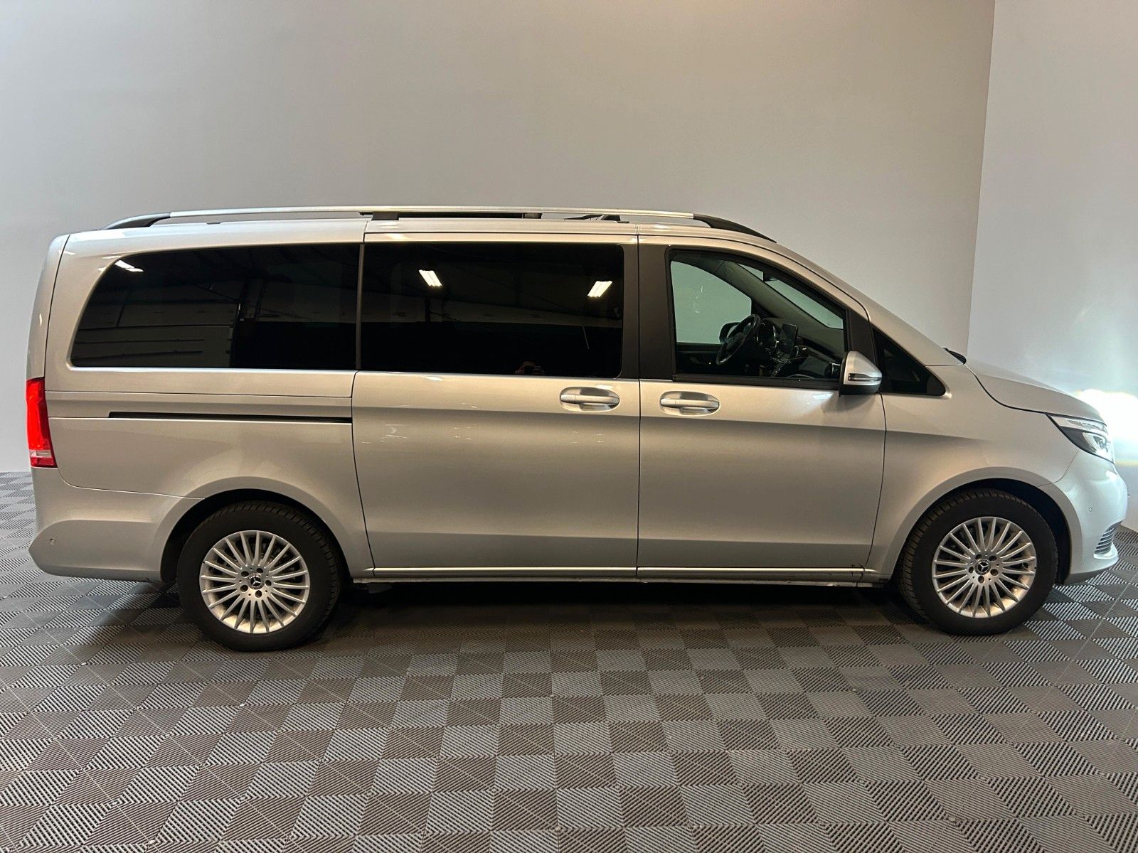 Mercedes-Benz V250d lang 4M Edition *LED-AHK-Pano-ACC* foto 6