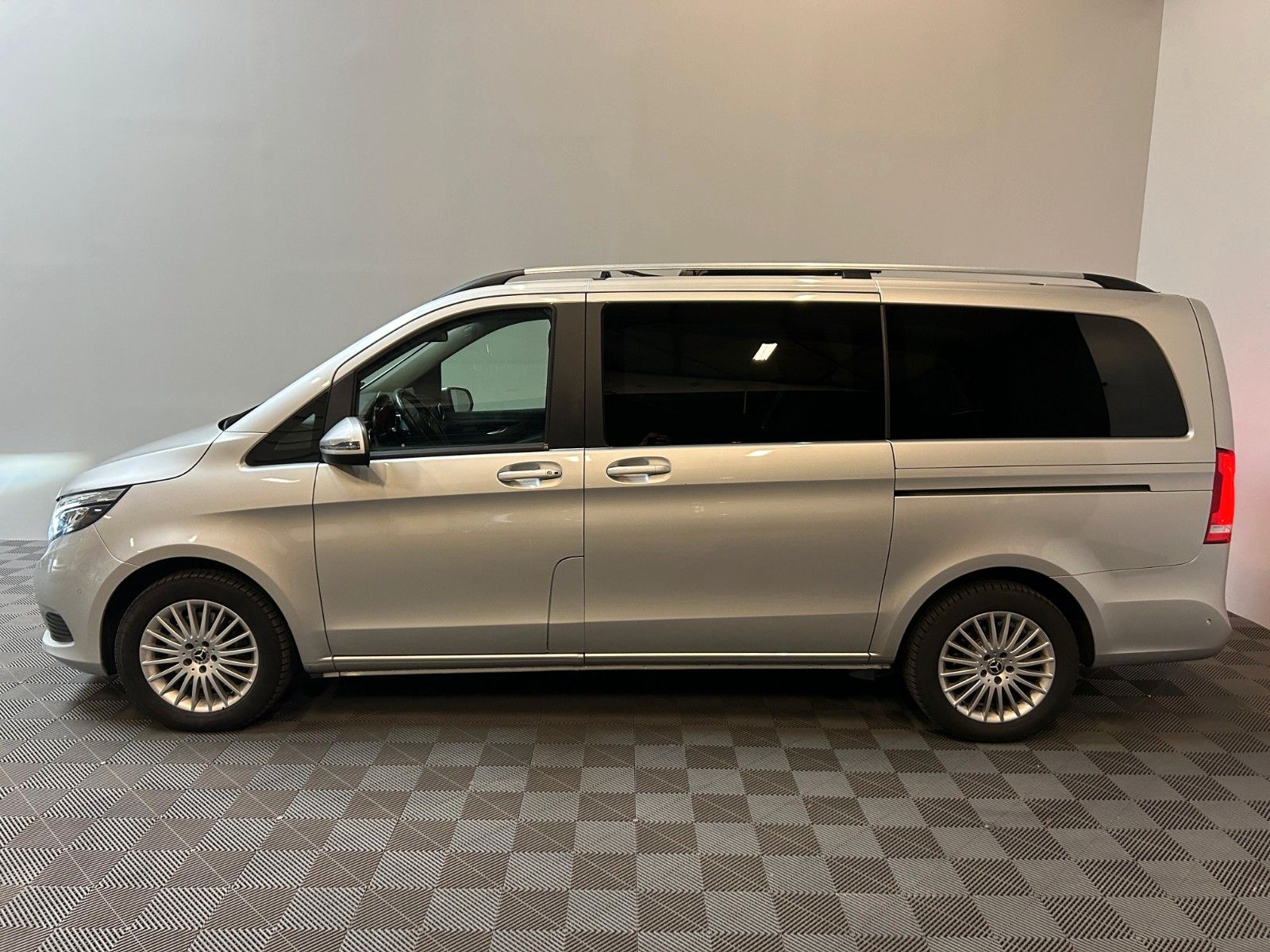 Mercedes-Benz V250d lang 4M Edition *LED-AHK-Pano-ACC* foto 7