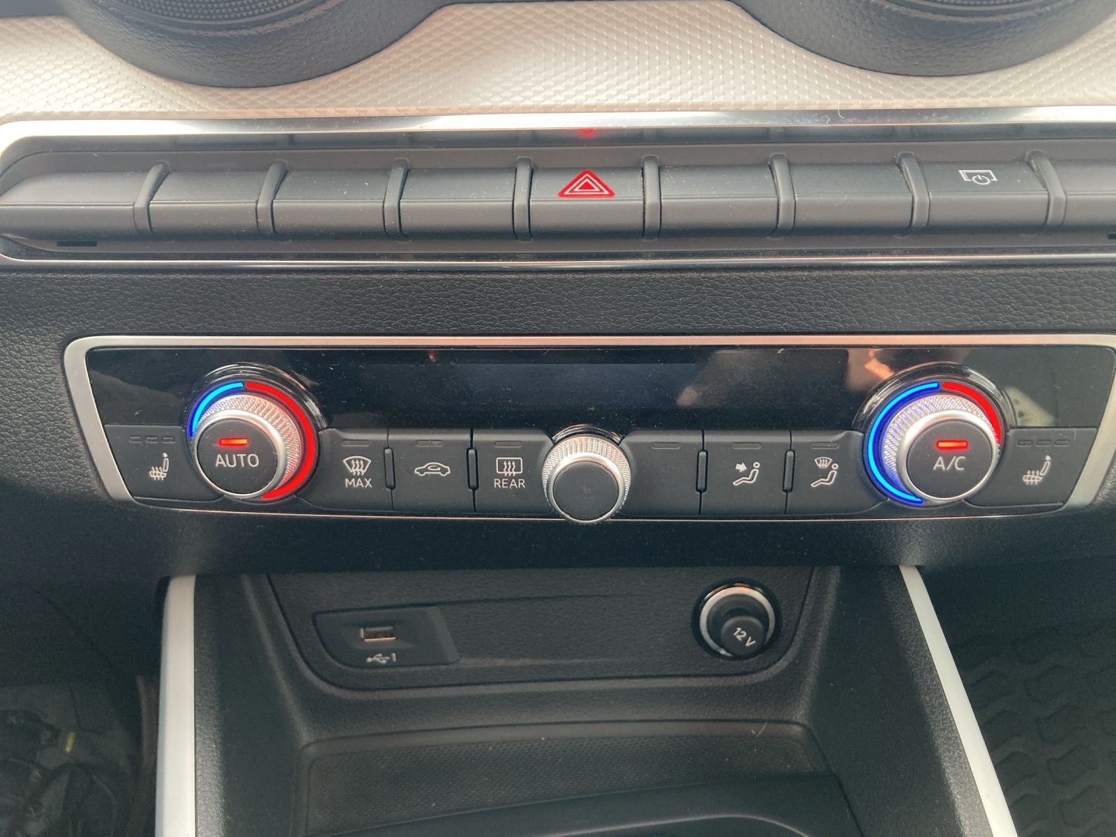 Audi Q2 35 TFSI S LINE AHK LM19 LED NAVI foto 12