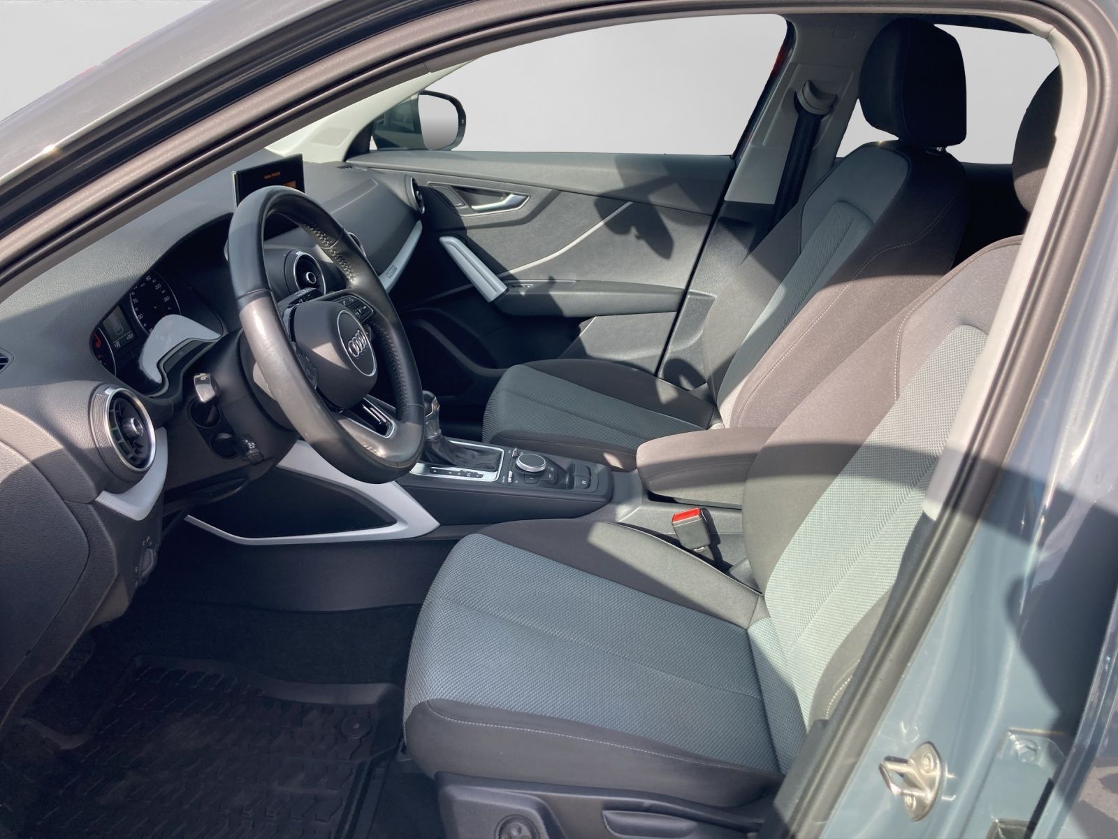 Audi Q2 35 TFSI S LINE AHK LM19 LED NAVI foto 4