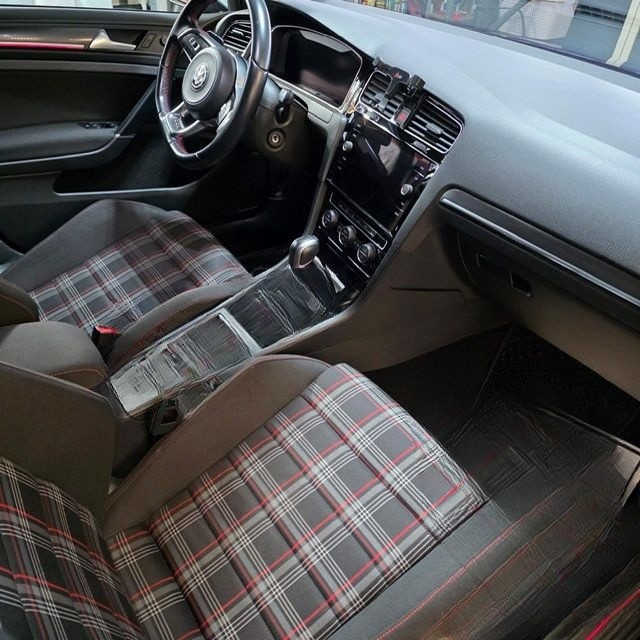 Volkswagen Golf 2.0 TSI DSG GTI Performance GTI Performance foto 7