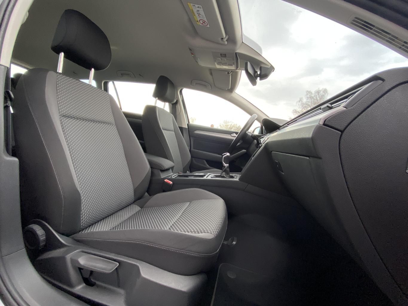 Volkswagen Passat Variant 1.5 TSI APP-CONNECT+AHK+KAMERA+LE foto 13