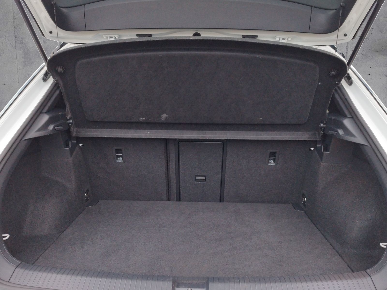 Volkswagen T-Roc 1.0 TSI R-LINE/NAV/LED+/ERGOACTIVE/RFK foto 12