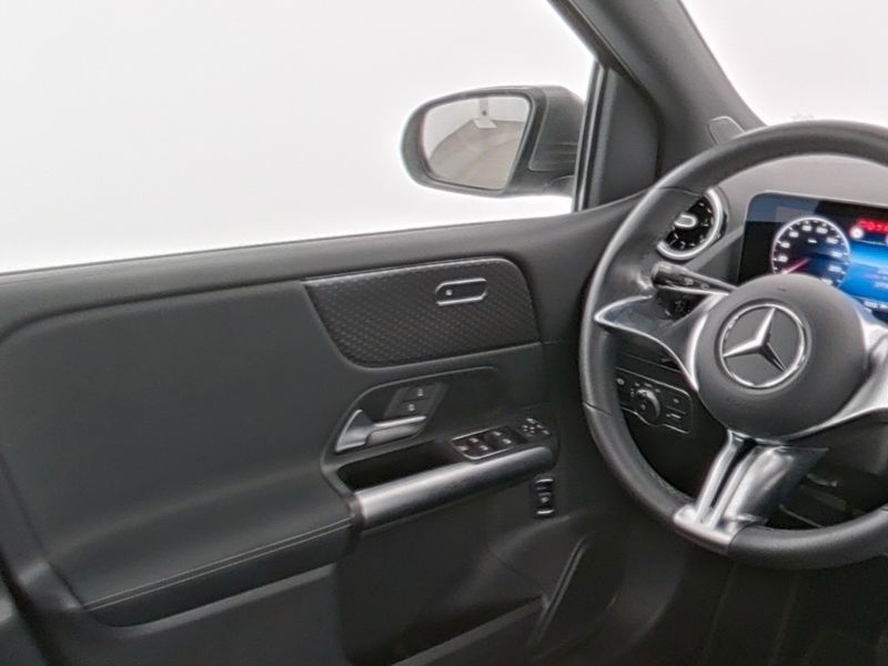 Mercedes-Benz B 200 d , PROGRESSIVE KAMERA PANO SPUR PDC SHD foto 8