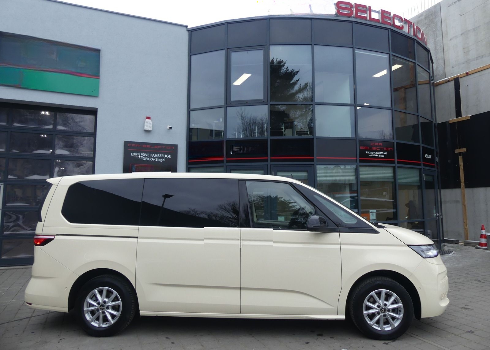 Volkswagen T7 Multivan 2.0 TDI Life lang TAXI 7SITZE/STHZ/A foto 15