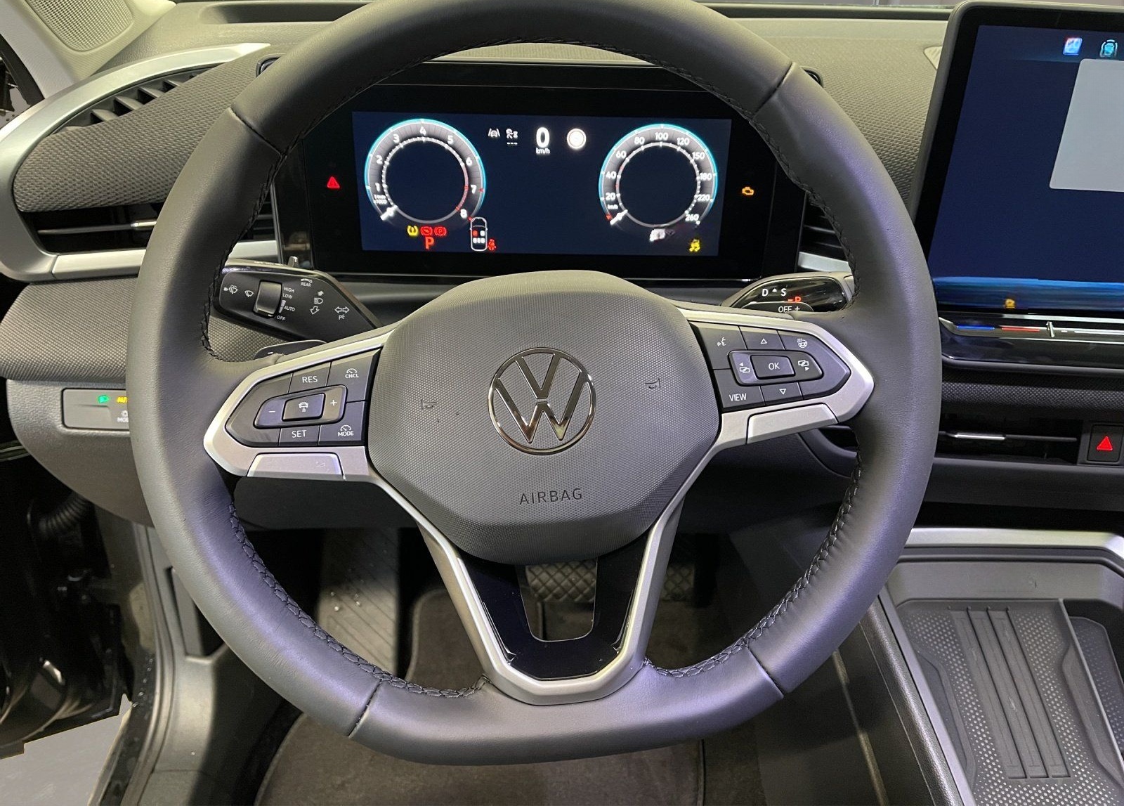 Volkswagen T-Roc Life 1.5 l eTSI OPF DSG ACC AUT Kam. Navi foto 11