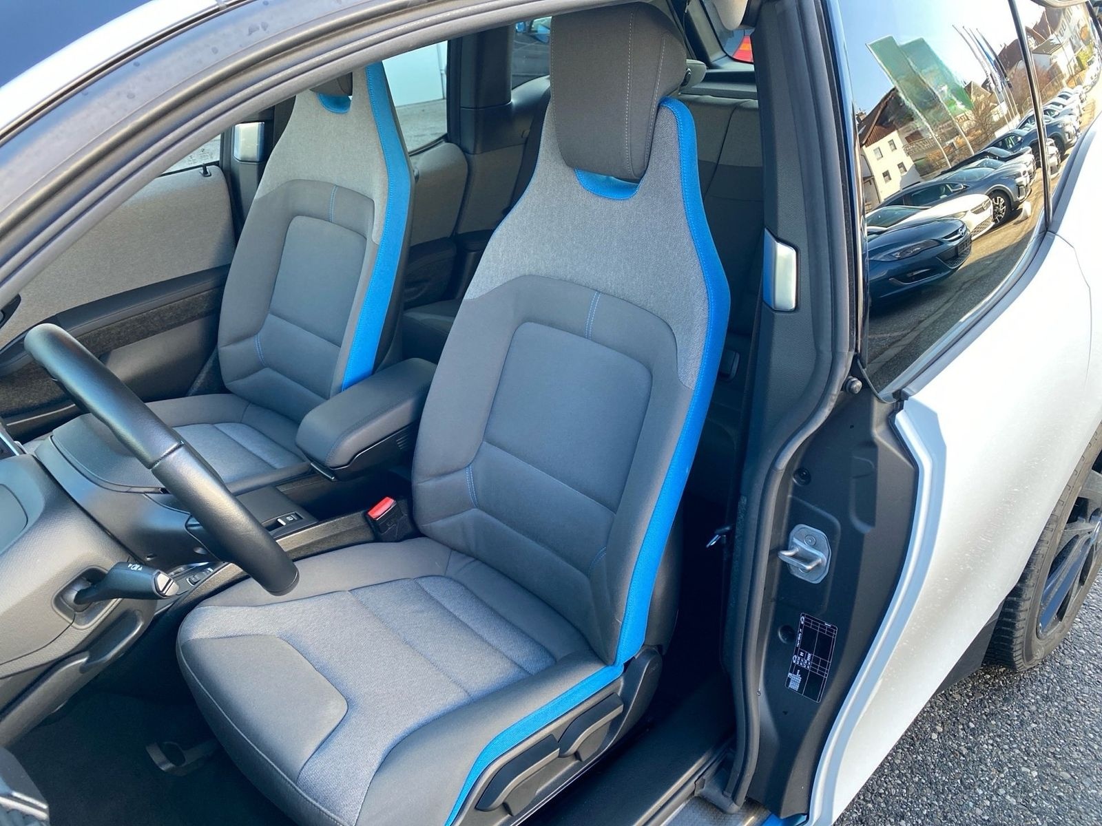 BMW i3 120Ah Navi Prof RFK LED DA+ ACC Komfzg PA DAB foto 10
