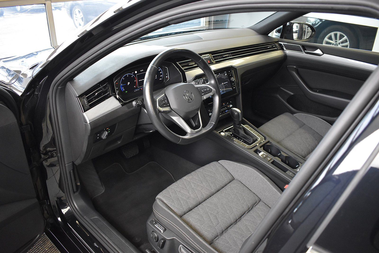Volkswagen Passat Variant 2.0TDI DSG*Cockpit Digital*LED foto 15