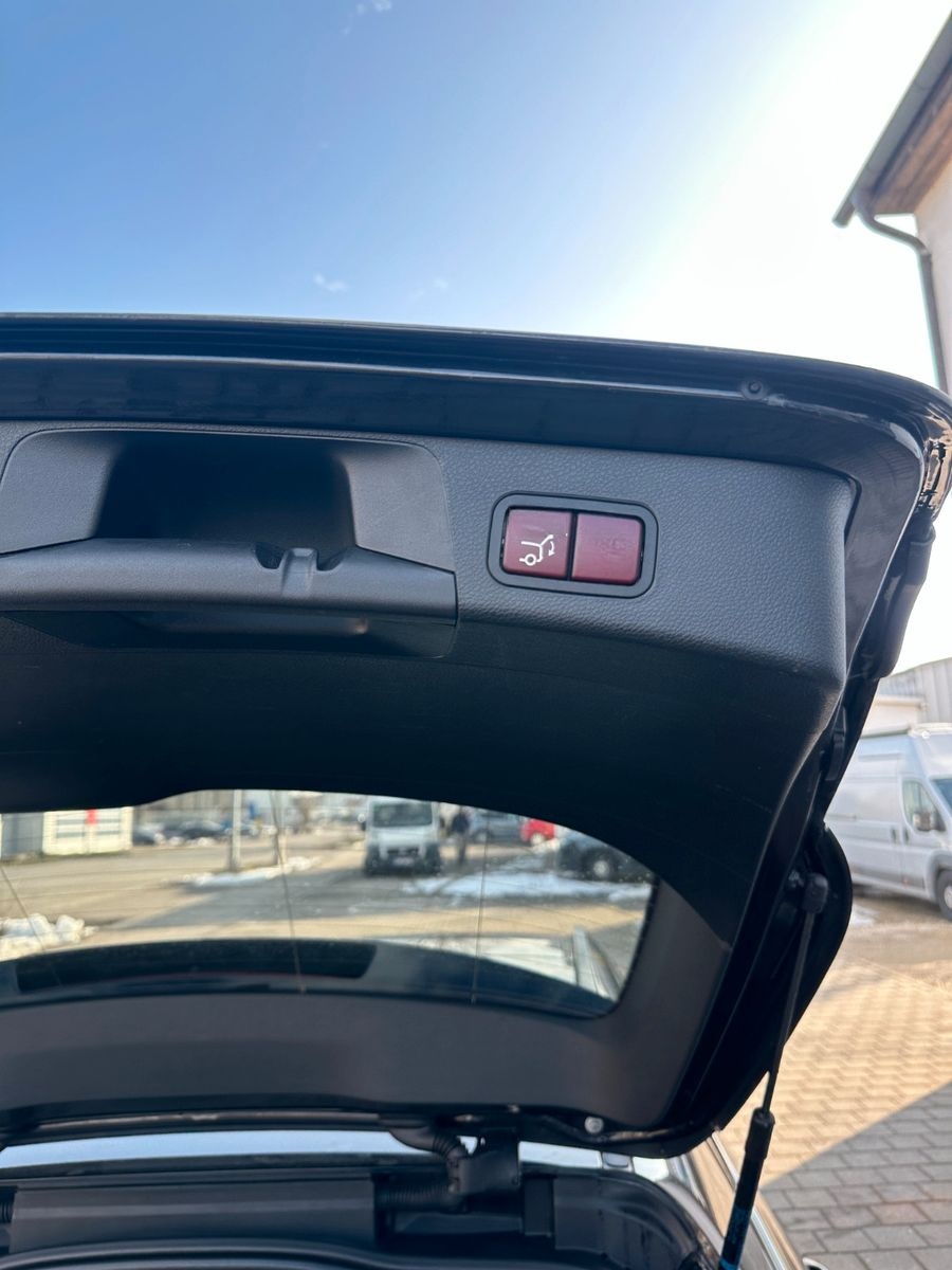 Mercedes-Benz C 63S AMG foto 13