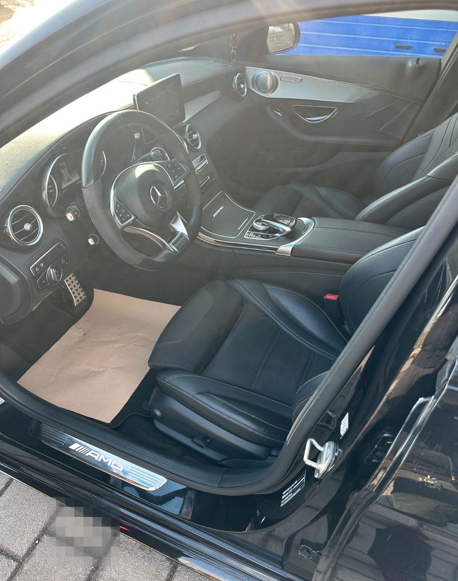 Mercedes-Benz C 63S AMG foto 16