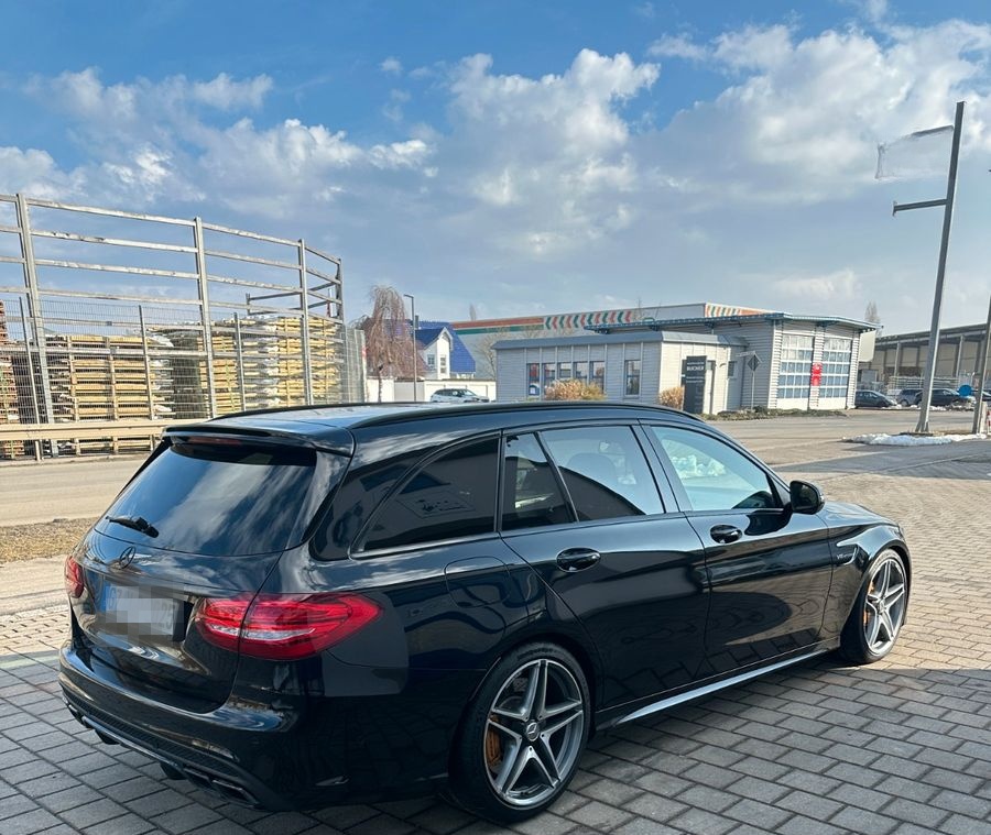 Mercedes-Benz C 63S AMG foto 5