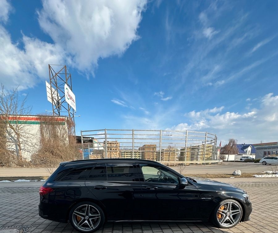 Mercedes-Benz C 63S AMG foto 6