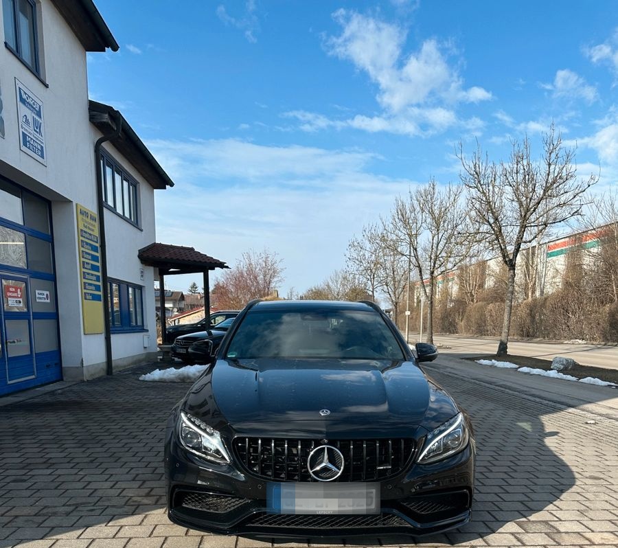 Mercedes-Benz C 63S AMG foto 8