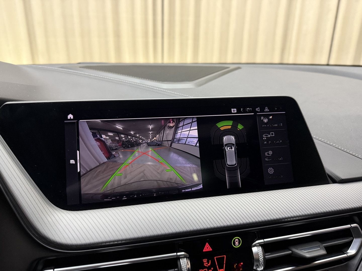 BMW M135i 1-serie xDrive *Panoramadak* Head-Up / Ada foto 11