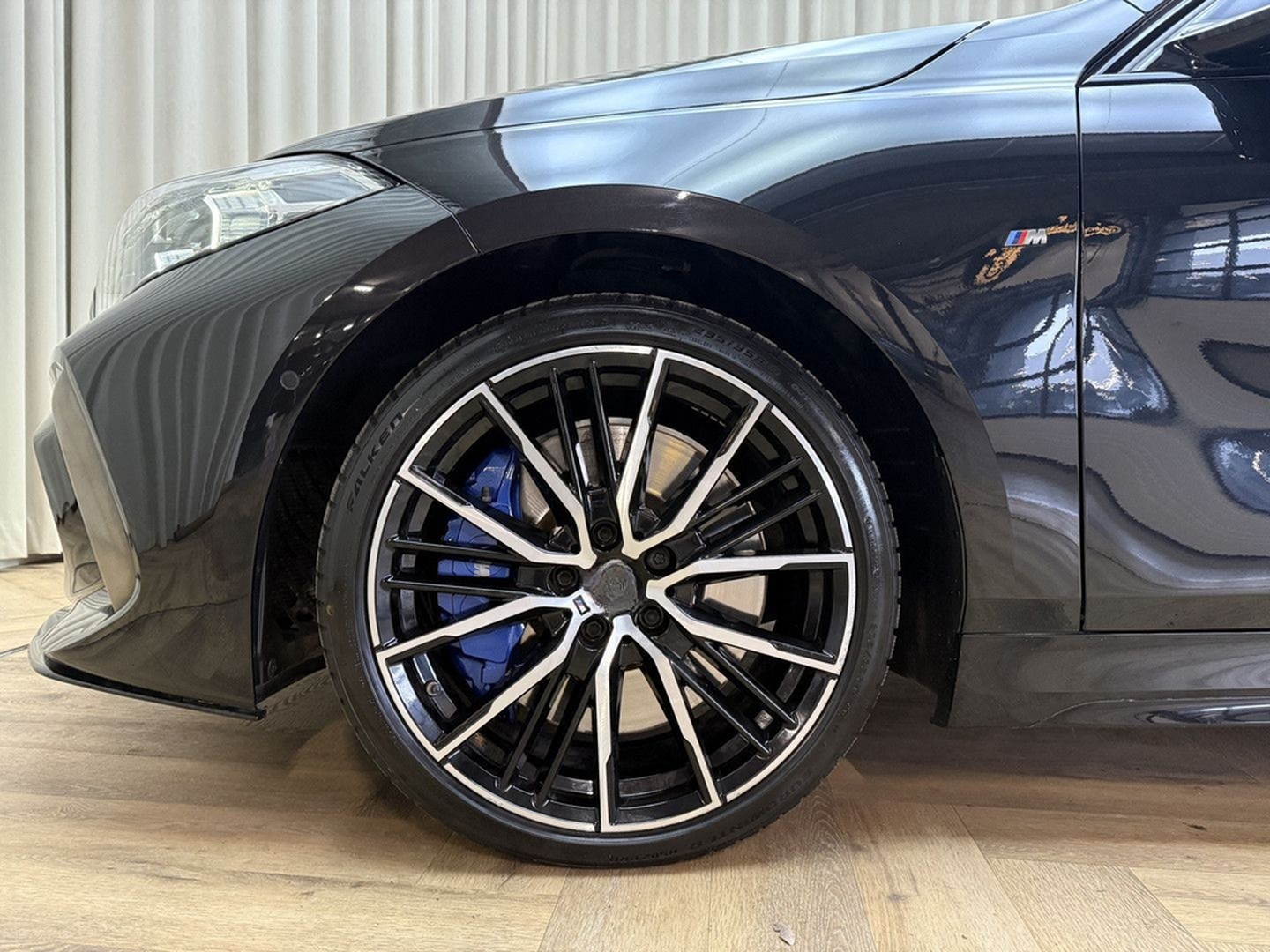 BMW M135i 1-serie xDrive *Panoramadak* Head-Up / Ada foto 20
