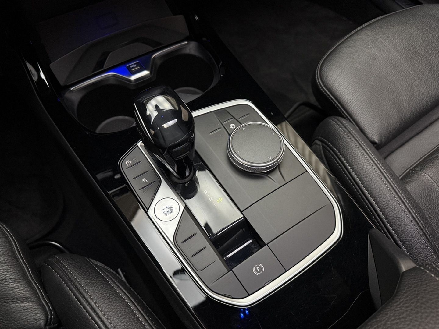 BMW M135i 1-serie xDrive *Panoramadak* Head-Up / Ada foto 30
