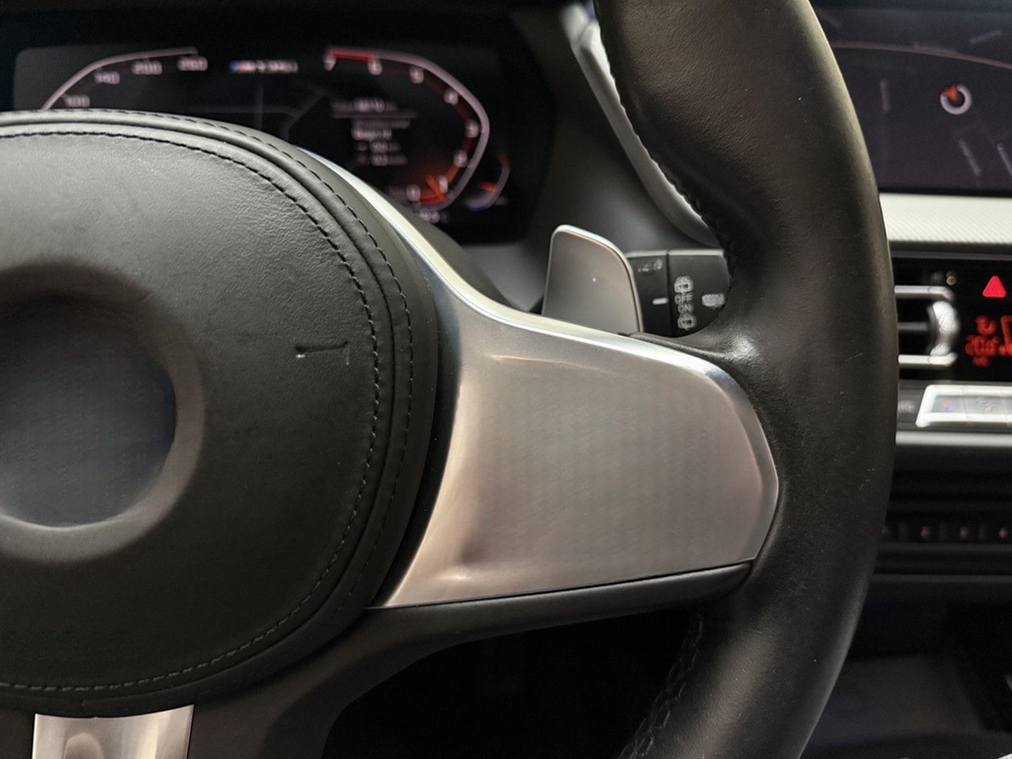 BMW M135i 1-serie xDrive *Panoramadak* Head-Up / Ada foto 36