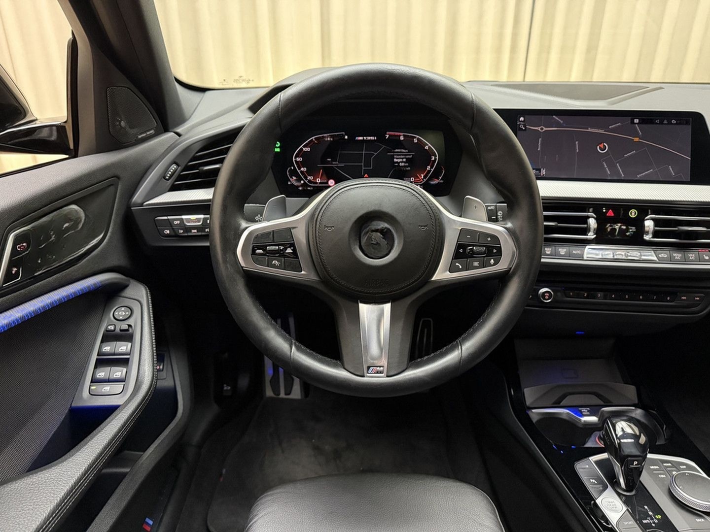 BMW M135i 1-serie xDrive *Panoramadak* Head-Up / Ada foto 9
