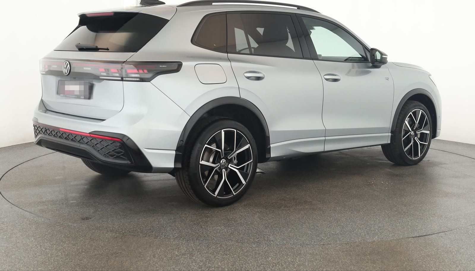 Volkswagen Tiguan 2.0 TSI DSG 4M R-Line IQ Pano Nav Key 360 foto 5