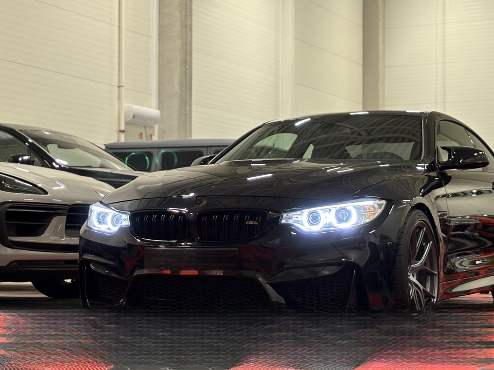 BMW M4 MANUAL/LED/HUD/H&K/KEYLESS/MEMORY foto 2