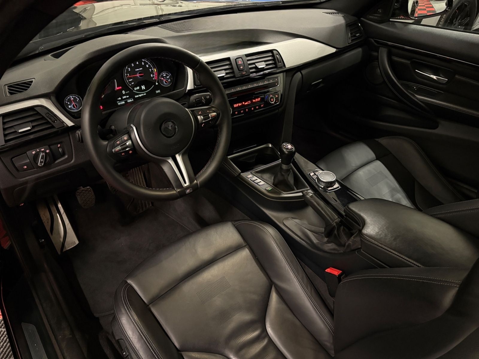 BMW M4 MANUAL/LED/HUD/H&K/KEYLESS/MEMORY foto 12