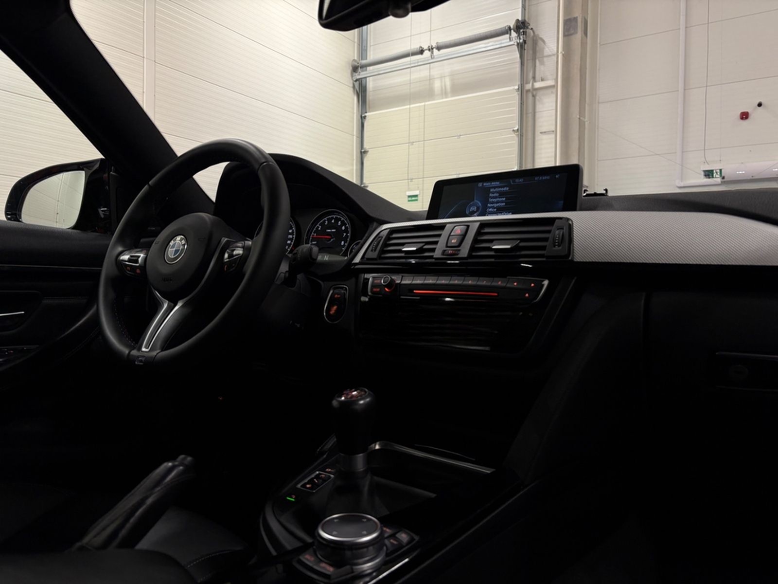 BMW M4 MANUAL/LED/HUD/H&K/KEYLESS/MEMORY foto 19